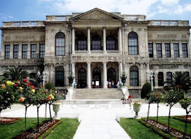 dolmabahce-palace-istanbul-turkey-Turchia